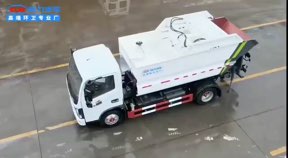 東風(fēng)多利卡6.5方無(wú)泄漏自裝卸式垃圾車(chē)
